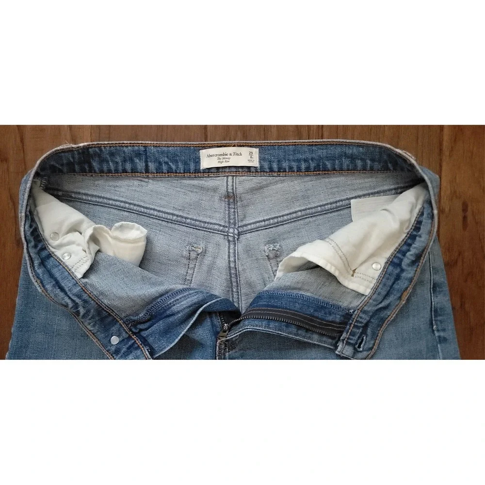 Abercrombie & Fitch Women's The Skinny High‎ Rise 90s Straight Jeans Sz 31x32 AS